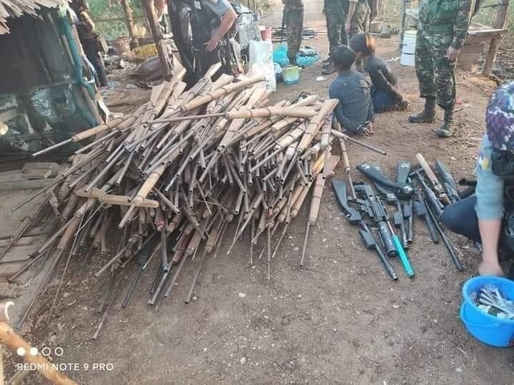 Resistance fighters forced to retreat again as regime soldiers overrun Sagaing village (ချောင်းဦးမြို့နယ်တွင် စစ်တပ်က အကြမ်းဖက်စီးနင်း၍ ရွာလုံးကျွတ် ထွက်ပြေးရ)